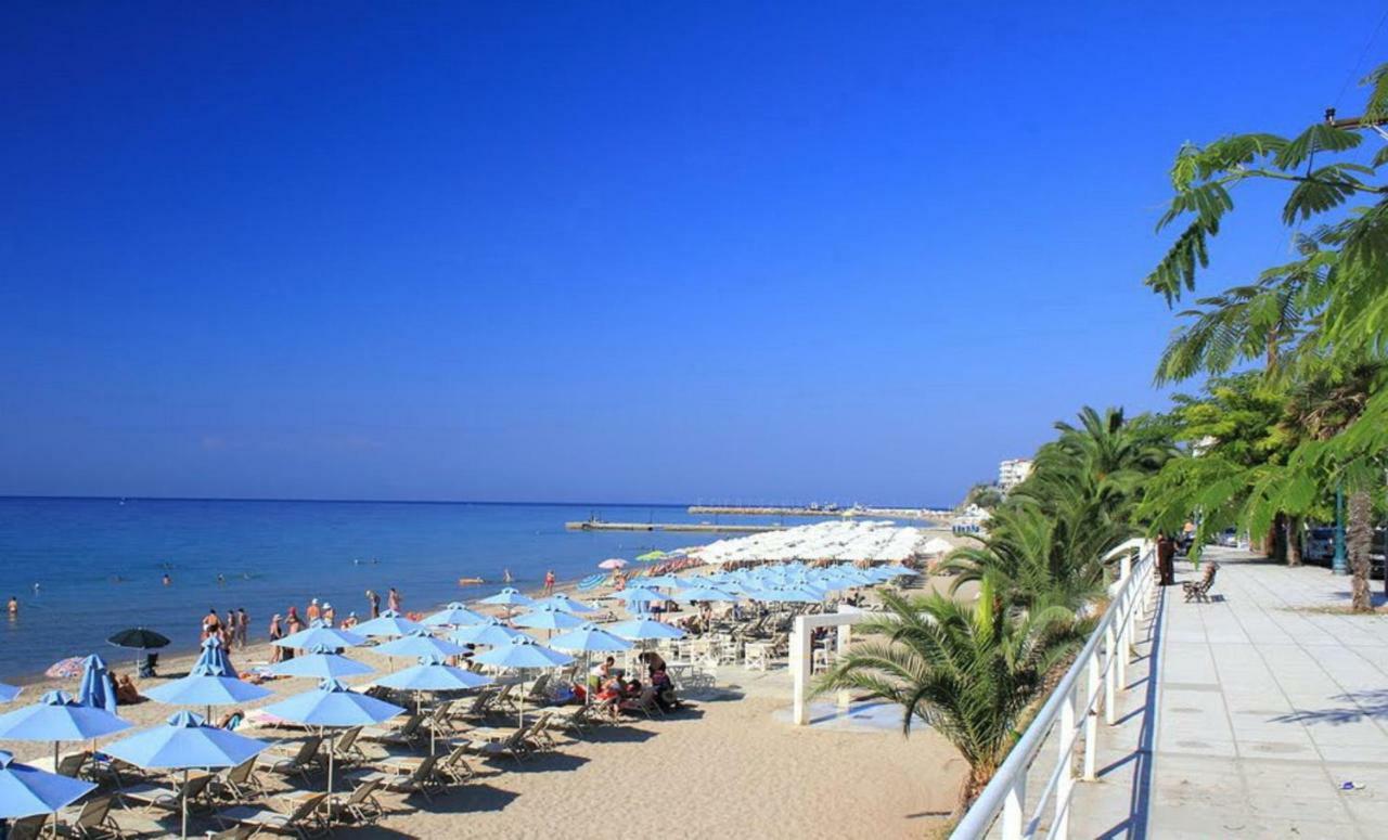 Sea Star Apartments Kallikratia Nea Kallikrateia Zewnętrze zdjęcie